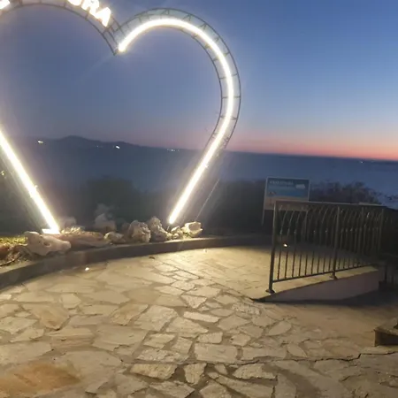 студио сарафово 公寓